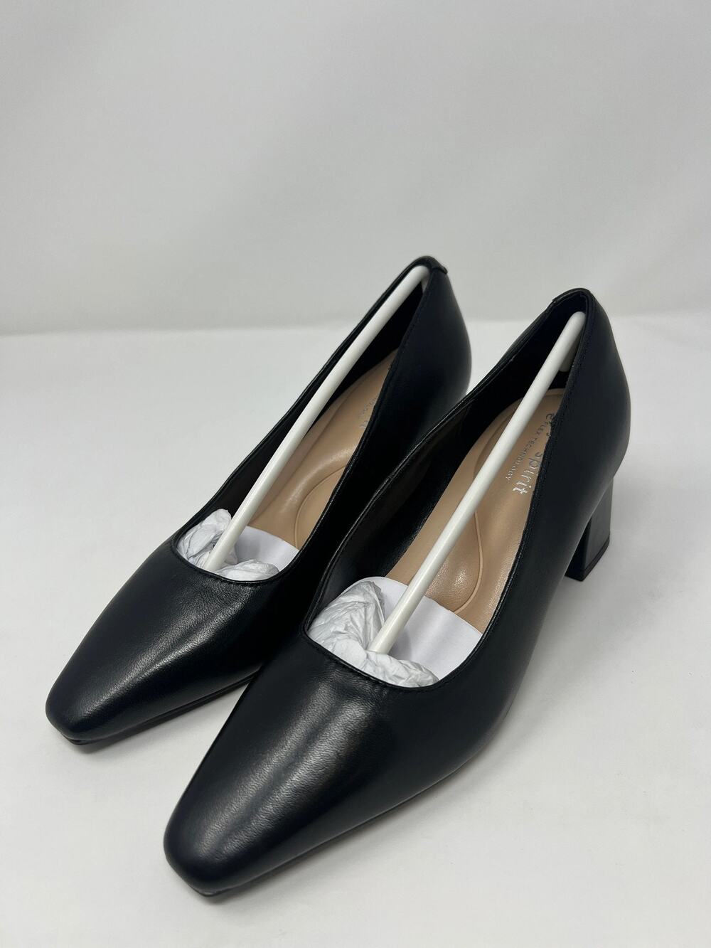 Easy Spirit Women's 5M Dorian Black Leather Heels